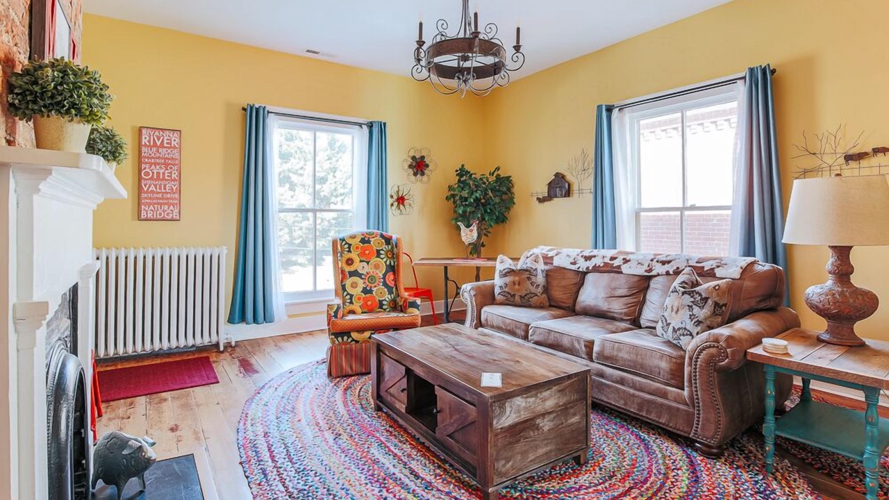 Photo of Livingroom in Staunton