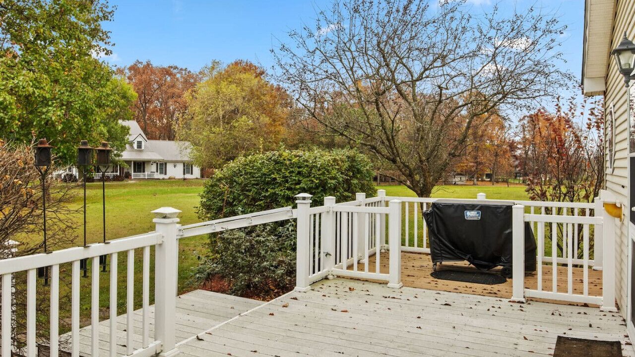 Photo of Outdoor in Delong