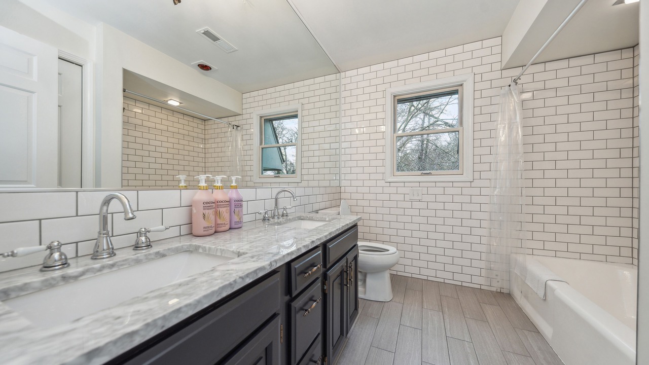 Photo of Bathroom in Granger