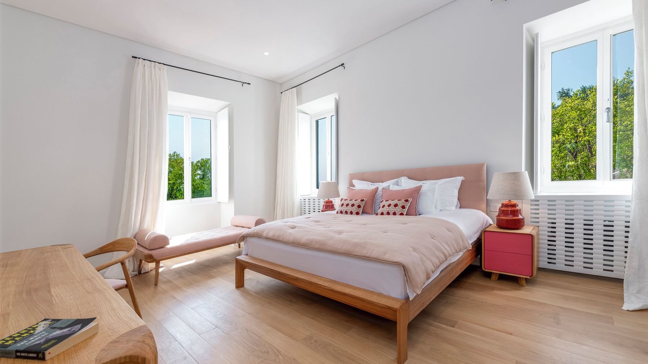 Photo of Bedroom in Pile