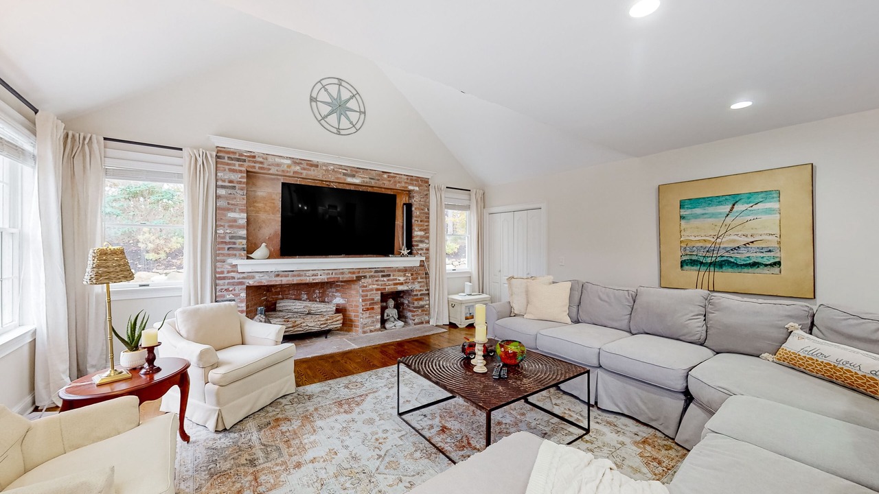 Photo of Livingroom in West Barnstable