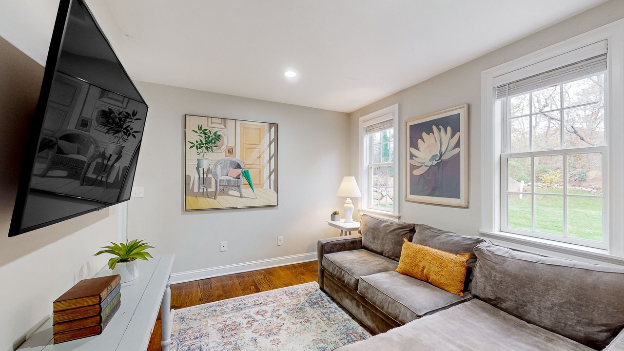 Photo of Livingroom in West Barnstable