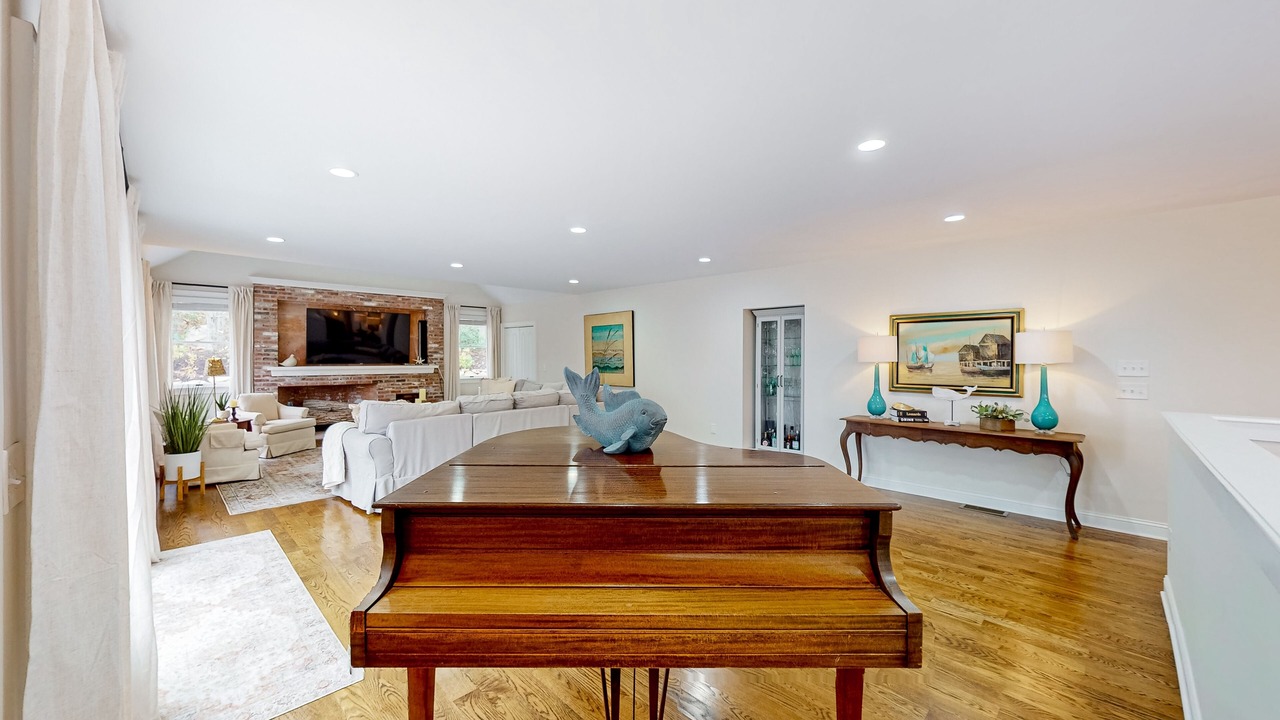 Photo of Livingroom in West Barnstable