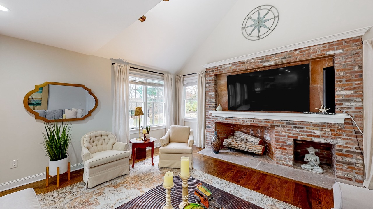 Photo of Livingroom in West Barnstable