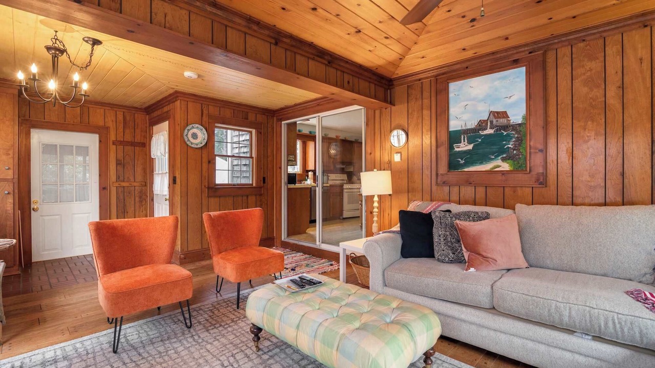 Photo of Livingroom in East Harwich