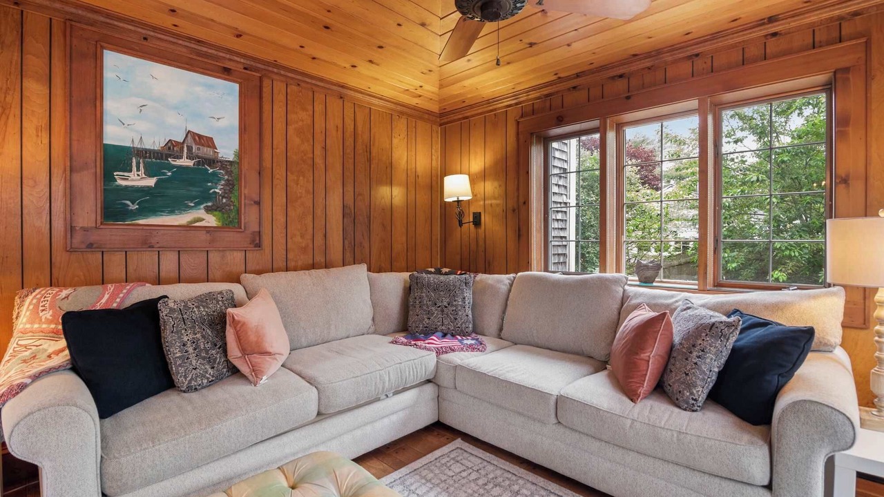 Photo of Livingroom in East Harwich