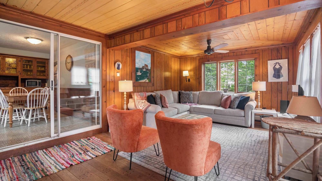 Photo of Livingroom in East Harwich