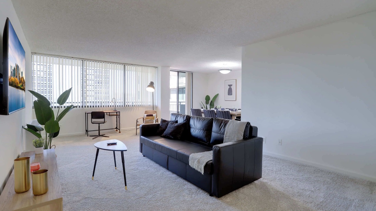 Photo of Livingroom in Crystal City