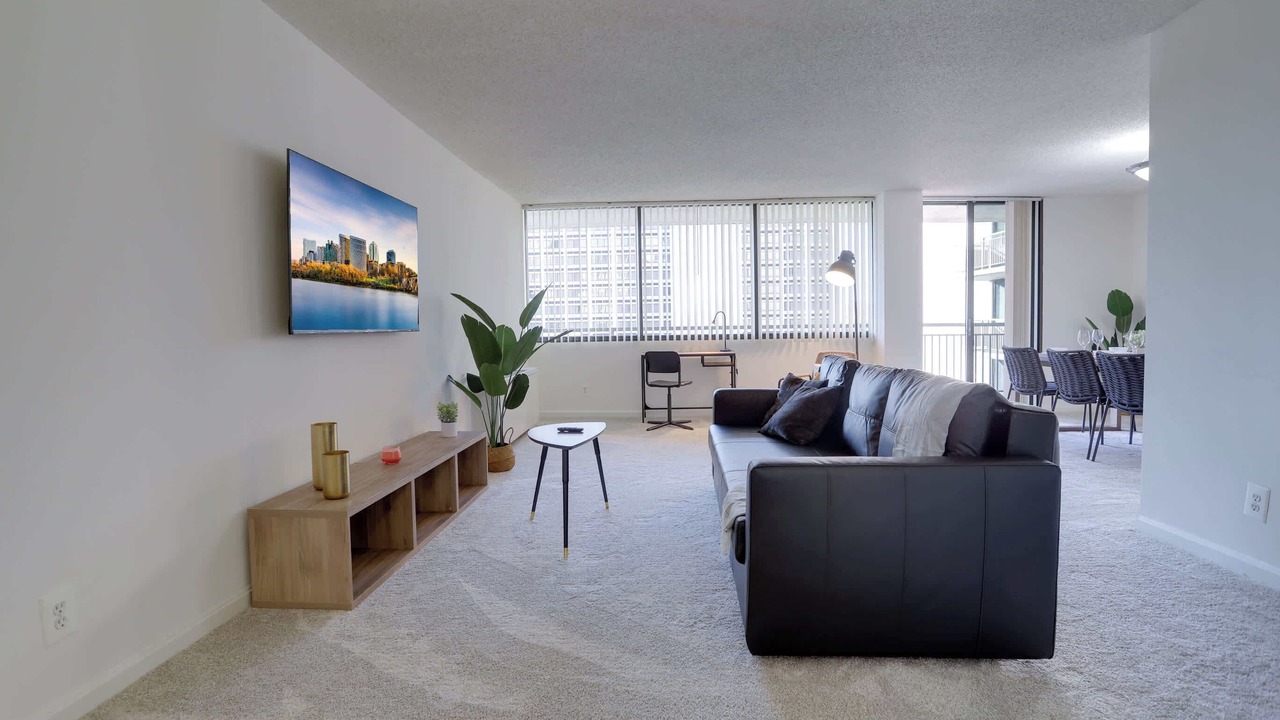 Photo of Livingroom in Crystal City