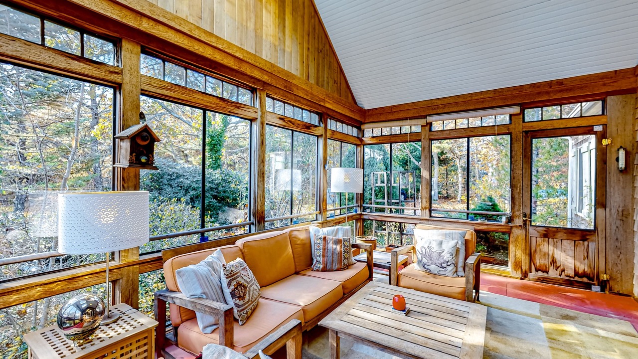 Photo of Livingroom in Truro