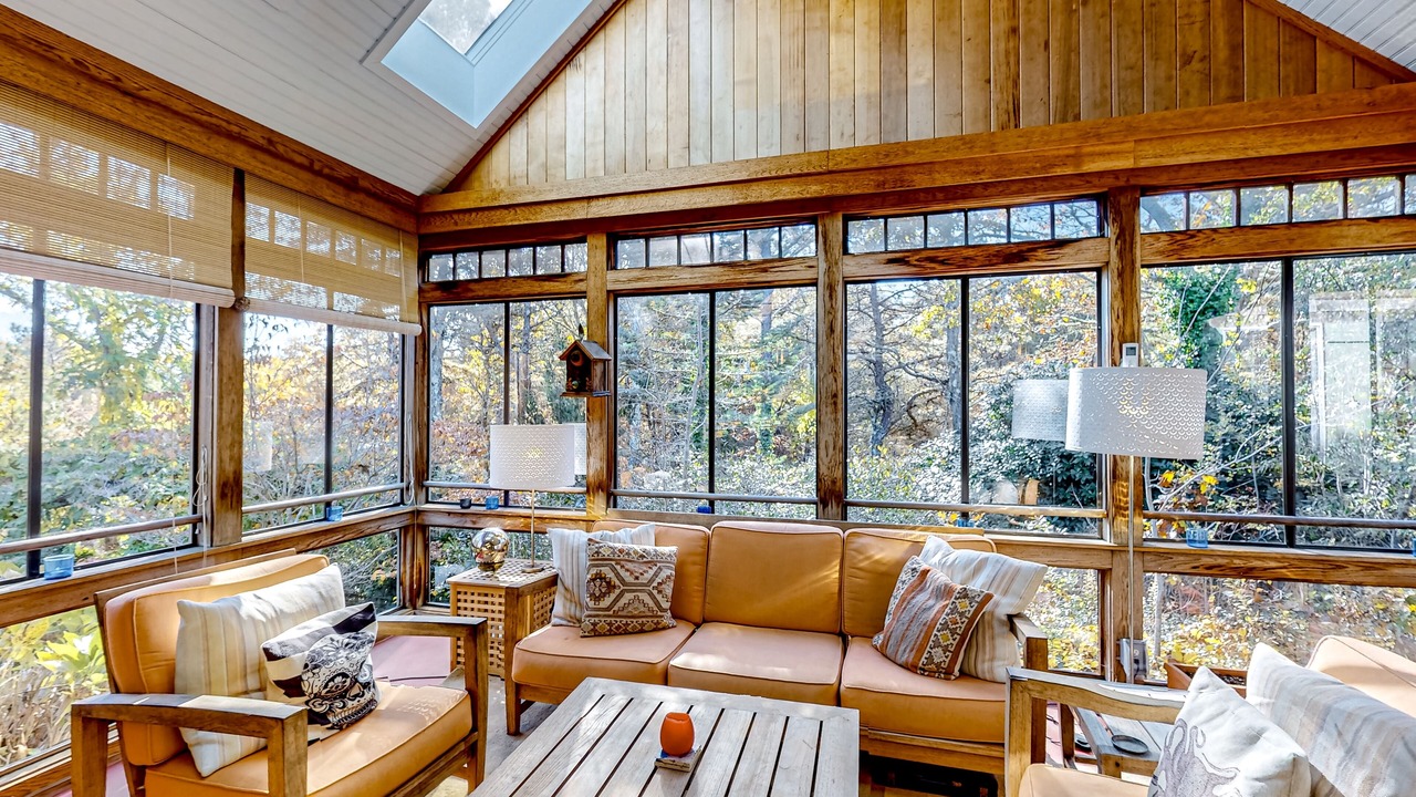 Photo of Livingroom in Truro