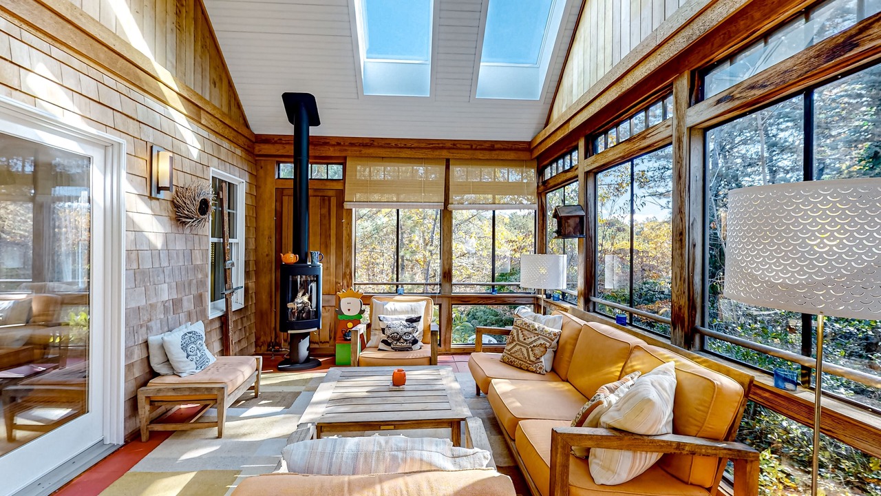 Photo of Livingroom in Truro