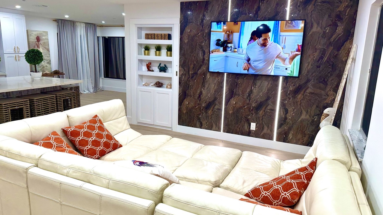 Photo of Livingroom in Bokeelia