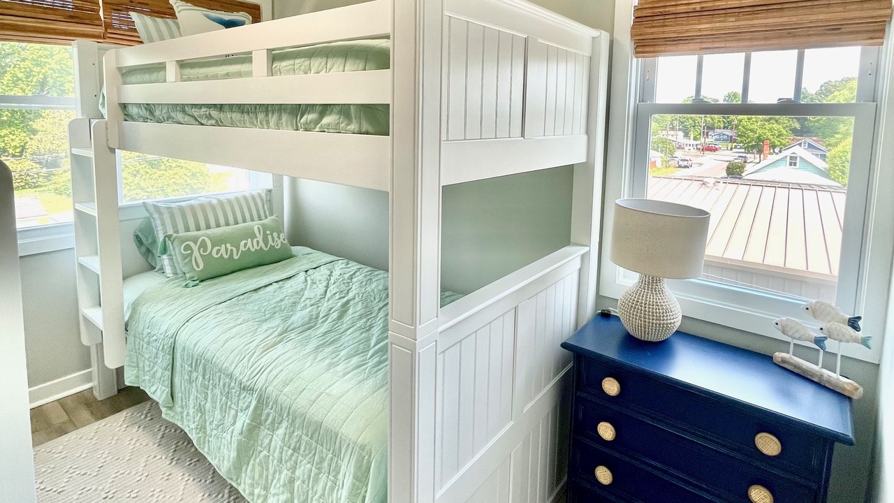 Photo of Bedroom in Issue