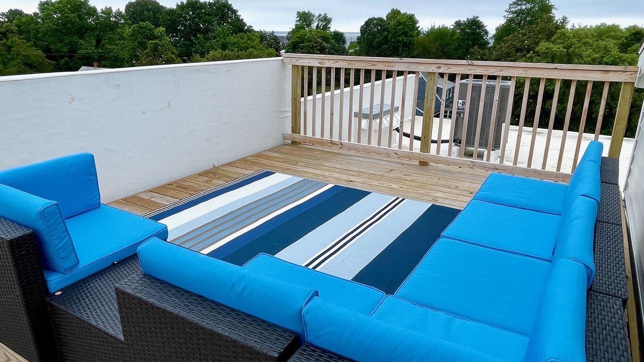 Photo of Outdoor in Issue
