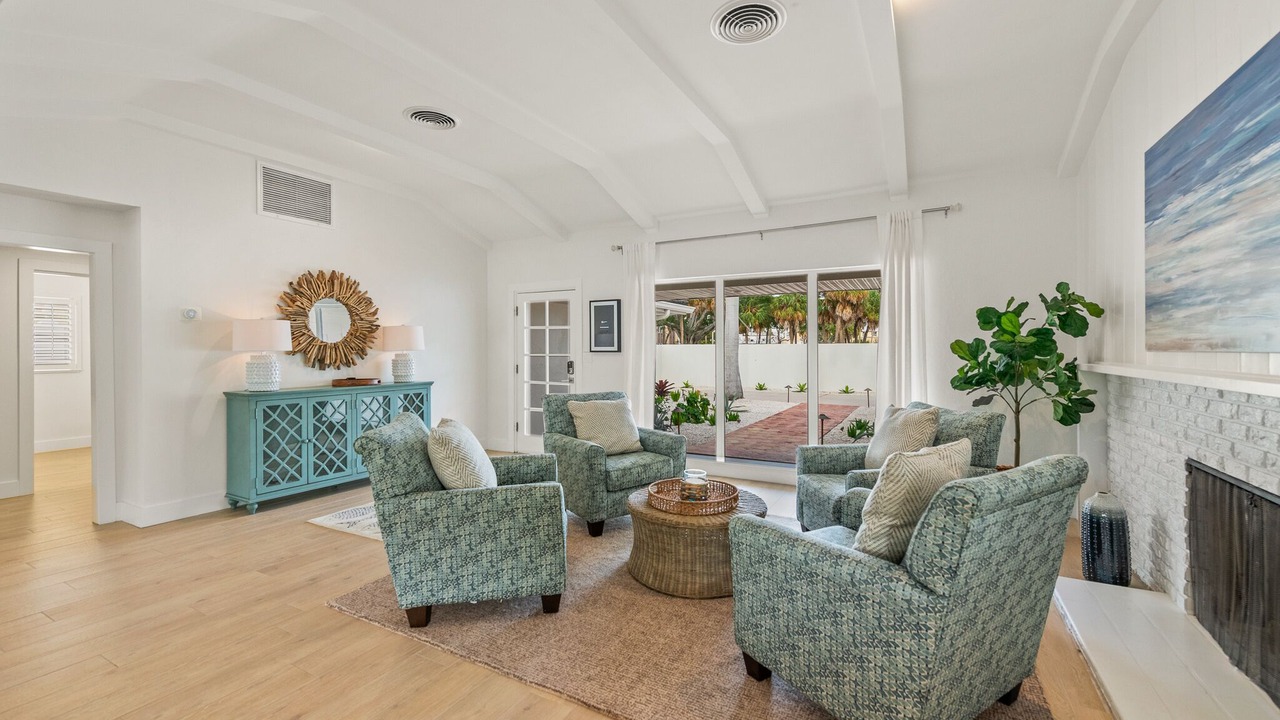 Photo of Livingroom in Saint Armands Key