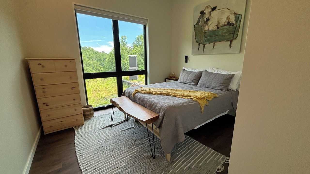 Photo of Bedroom in Haywood
