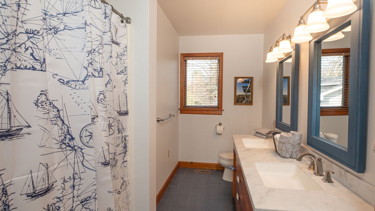 Photo of Bathroom in Melrose Park