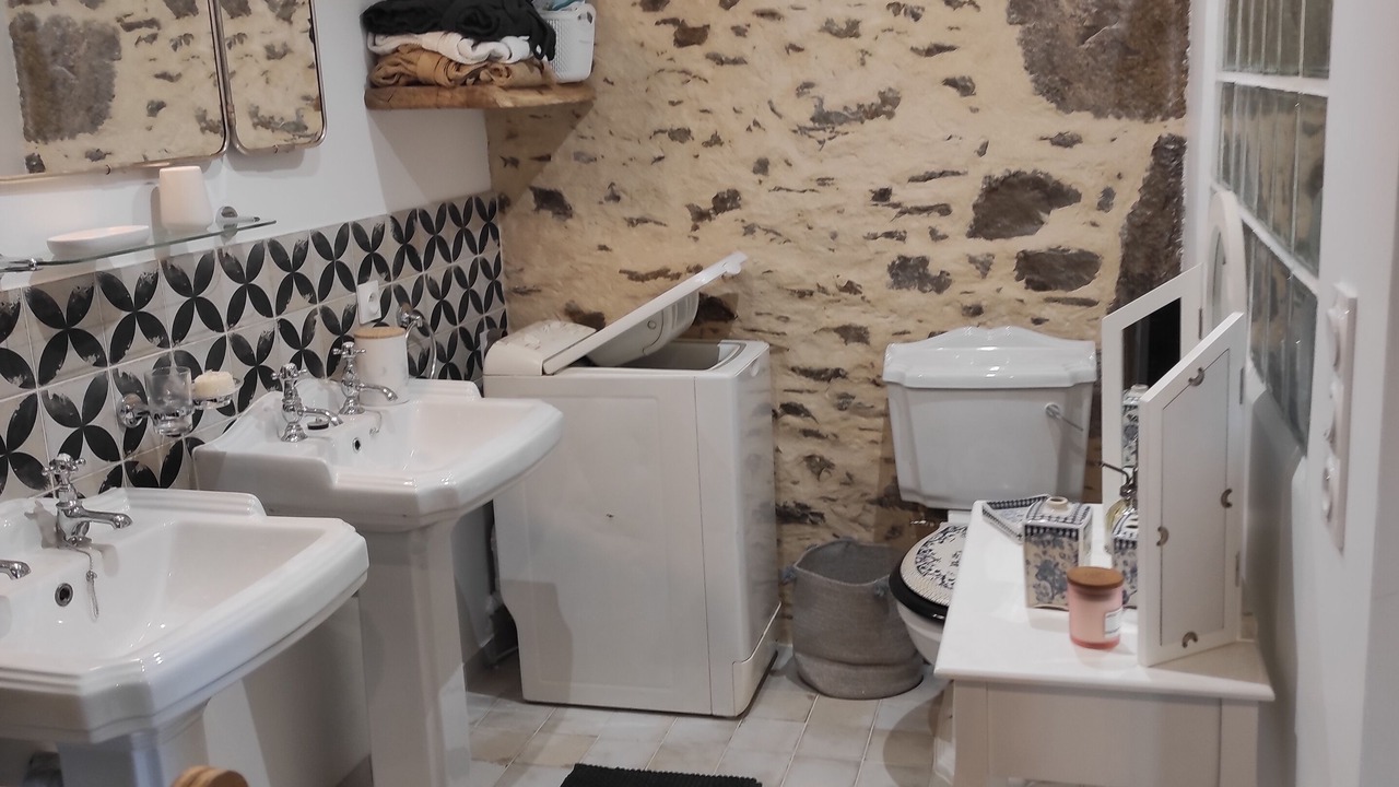 Photo of Bathroom in Corseul