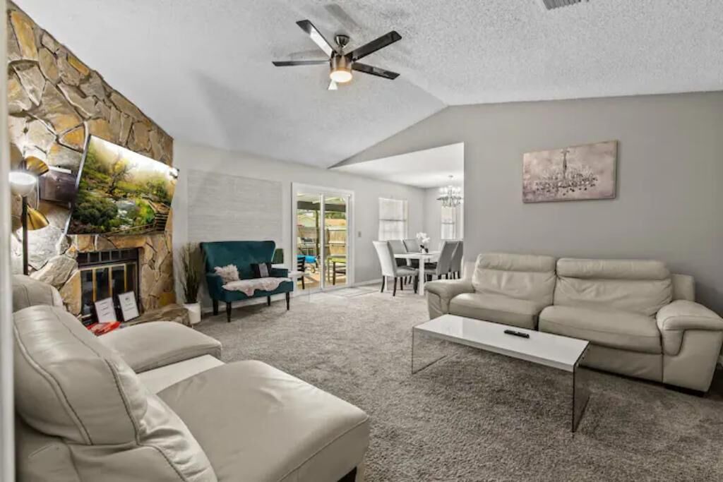 Photo of Livingroom in Westside