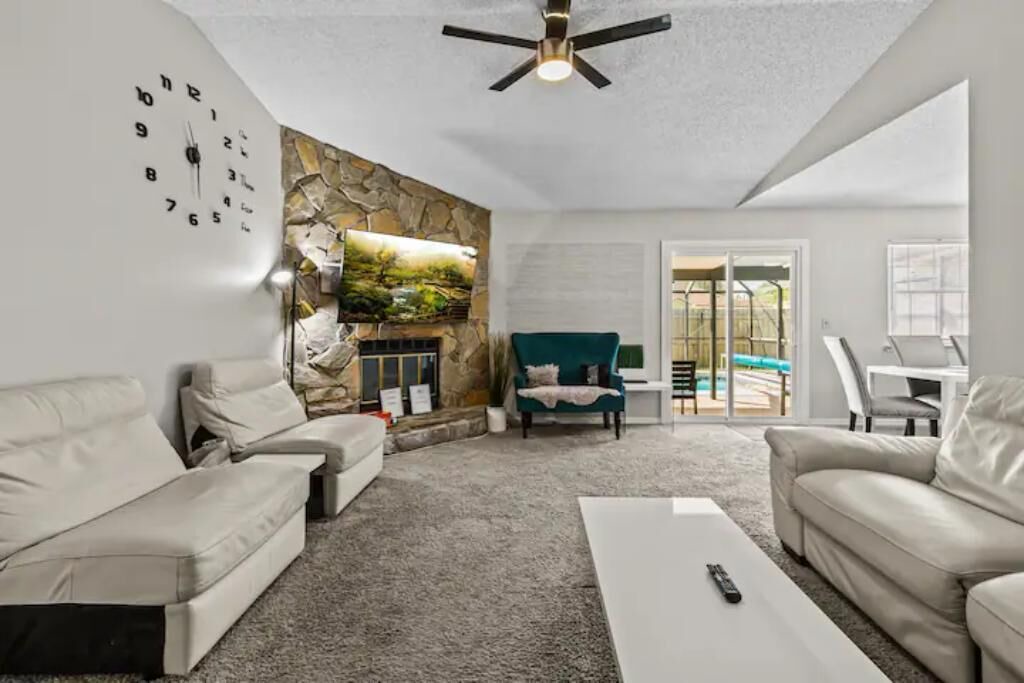 Photo of Livingroom in Westside