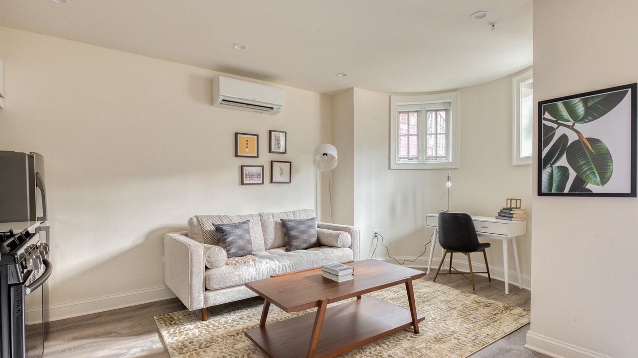 Photo of Livingroom in Dupont Circle