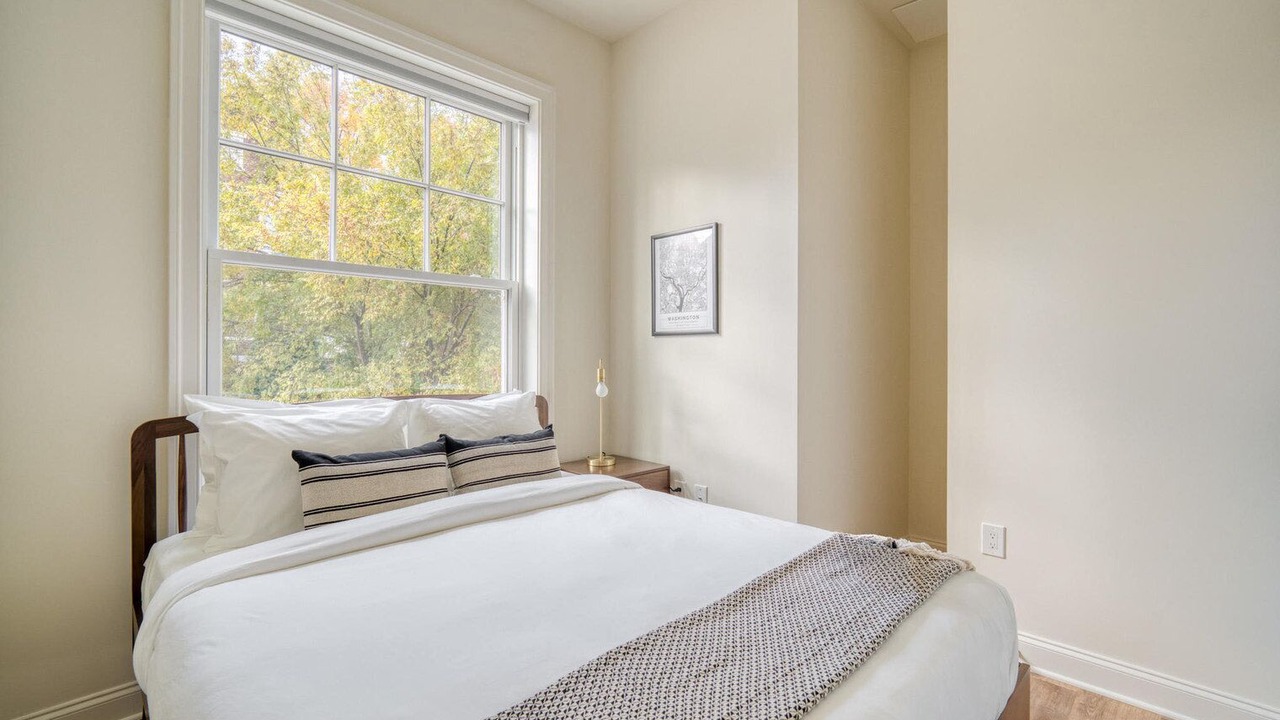 Photo of Bedroom in Dupont Circle