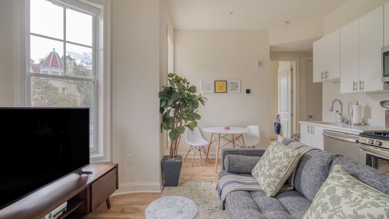 Photo of Livingroom in Dupont Circle