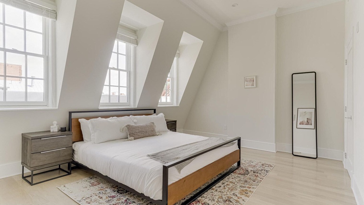 Photo of Bedroom in Dupont Circle