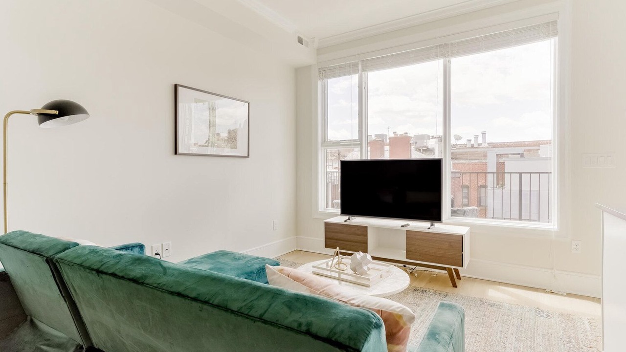 Photo of Livingroom in Dupont Circle