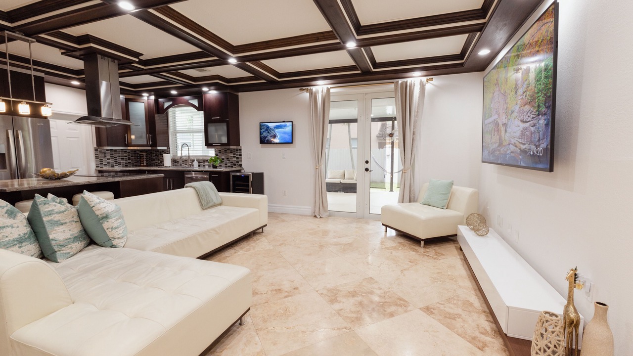 Photo of Livingroom in Ludlam