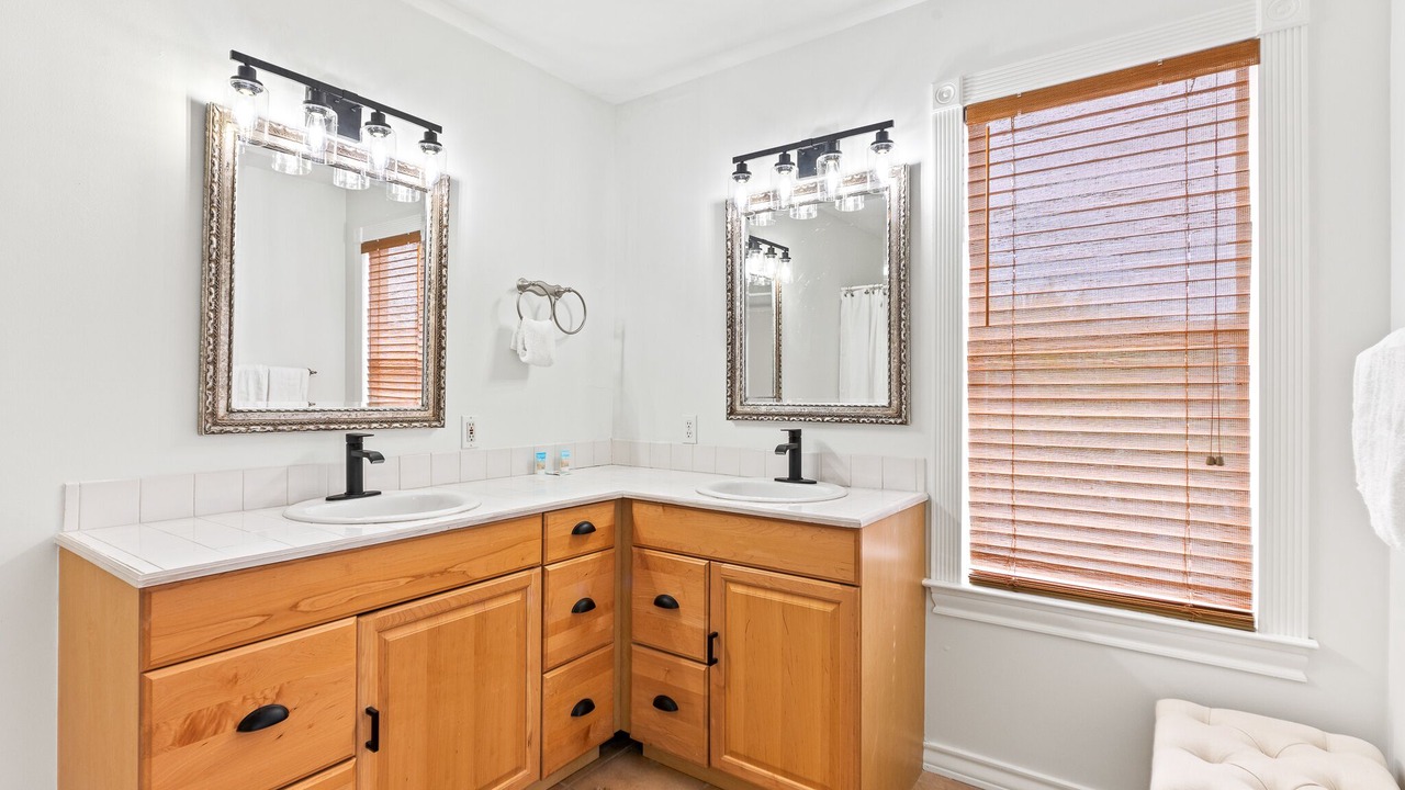Photo of Bathroom in Treetop