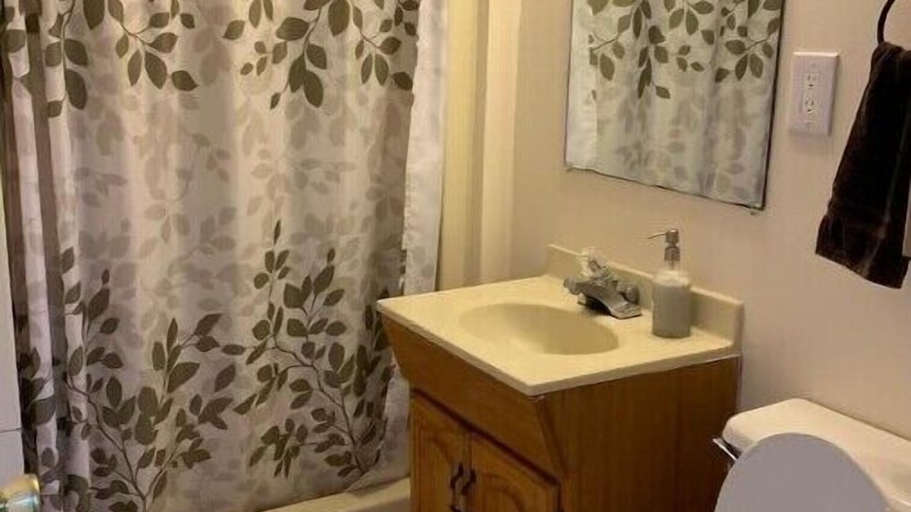 Photo of Bathroom in Hollins
