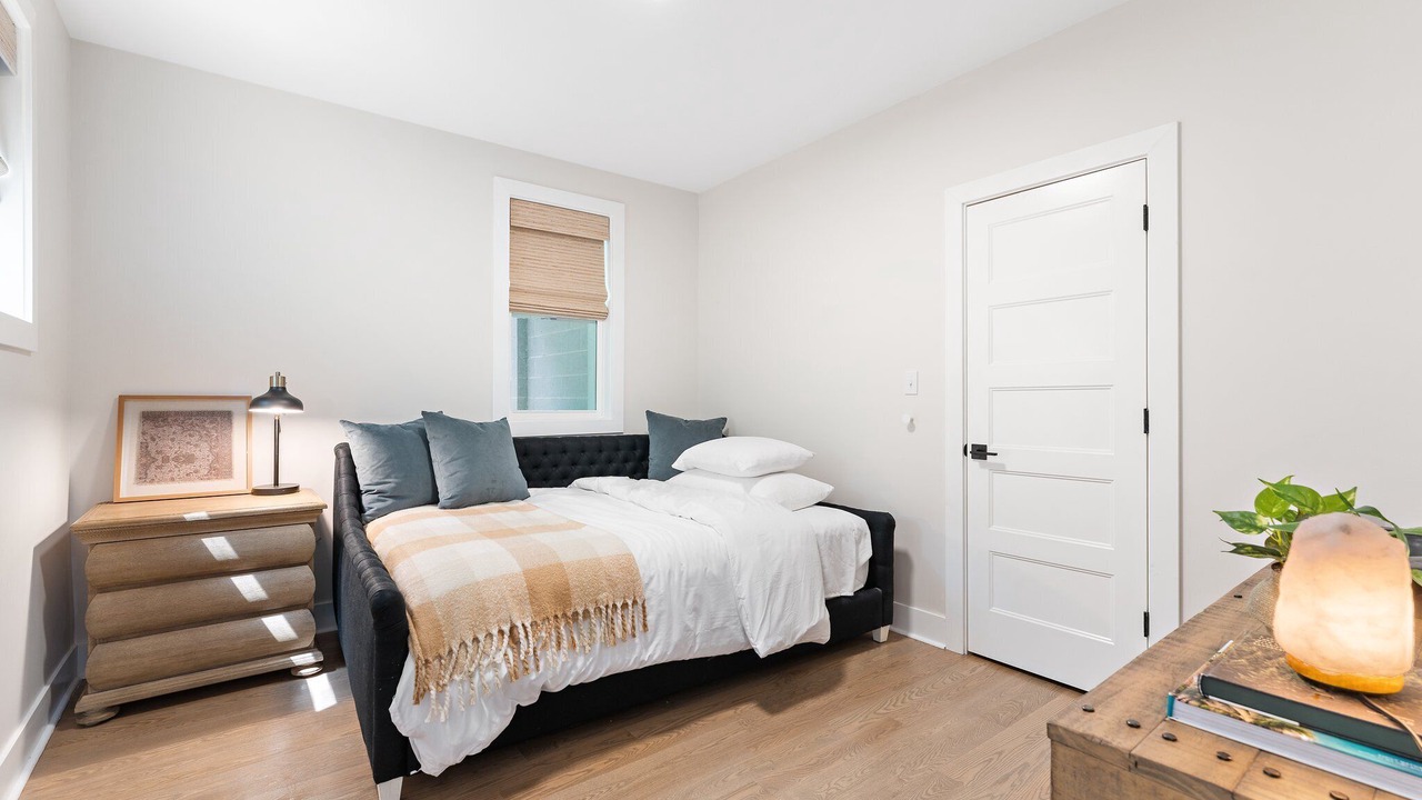 Photo of Bedroom in Culver