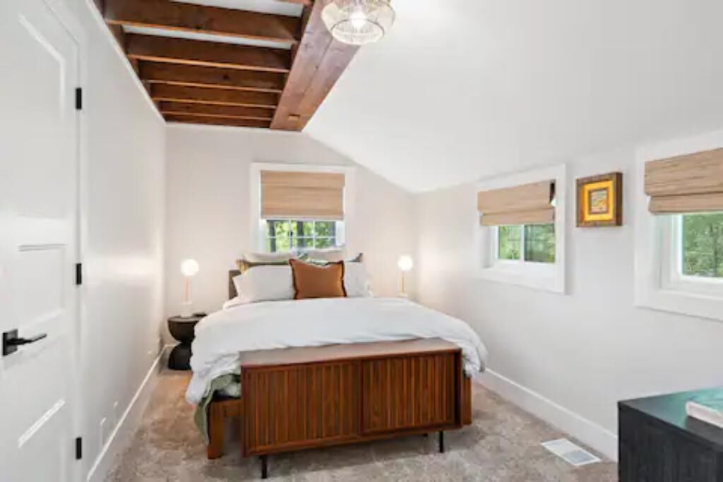 Photo of Bedroom in Culver