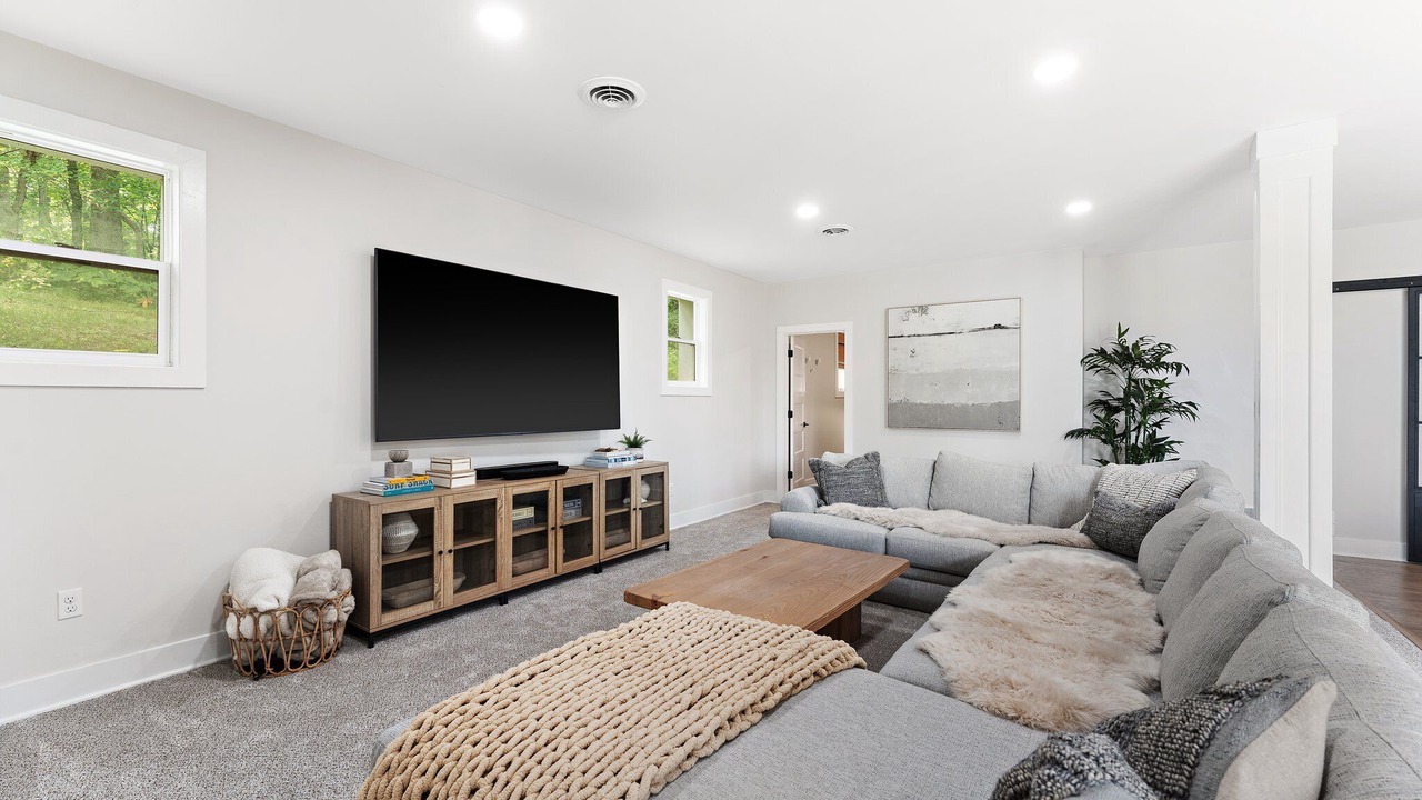 Photo of Livingroom in Culver