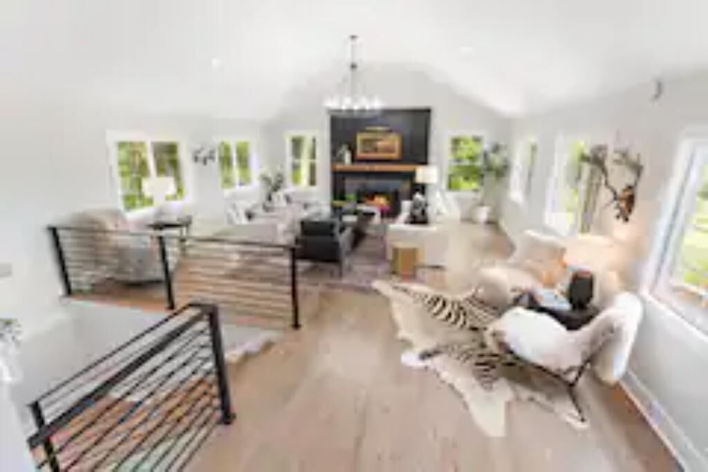 Photo of Livingroom in Culver