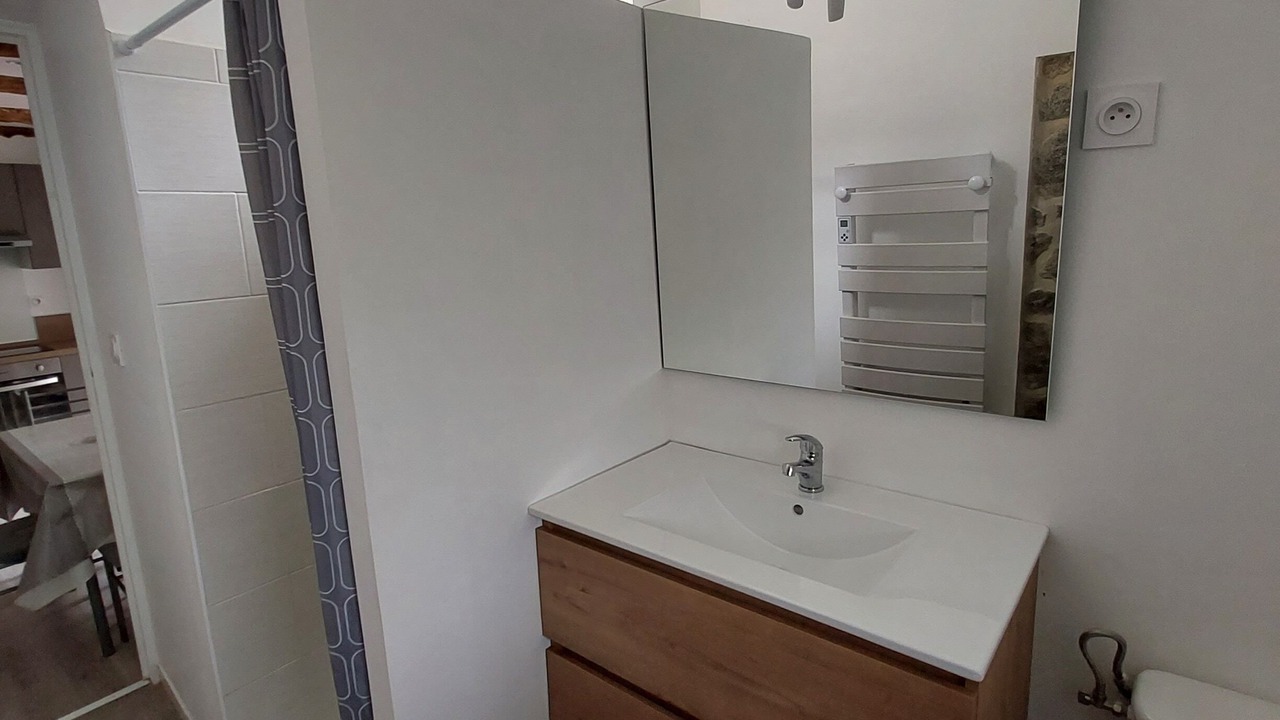 Photo of Bathroom in Saint-Carne