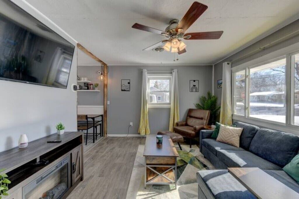 Photo of Livingroom in Wheeler