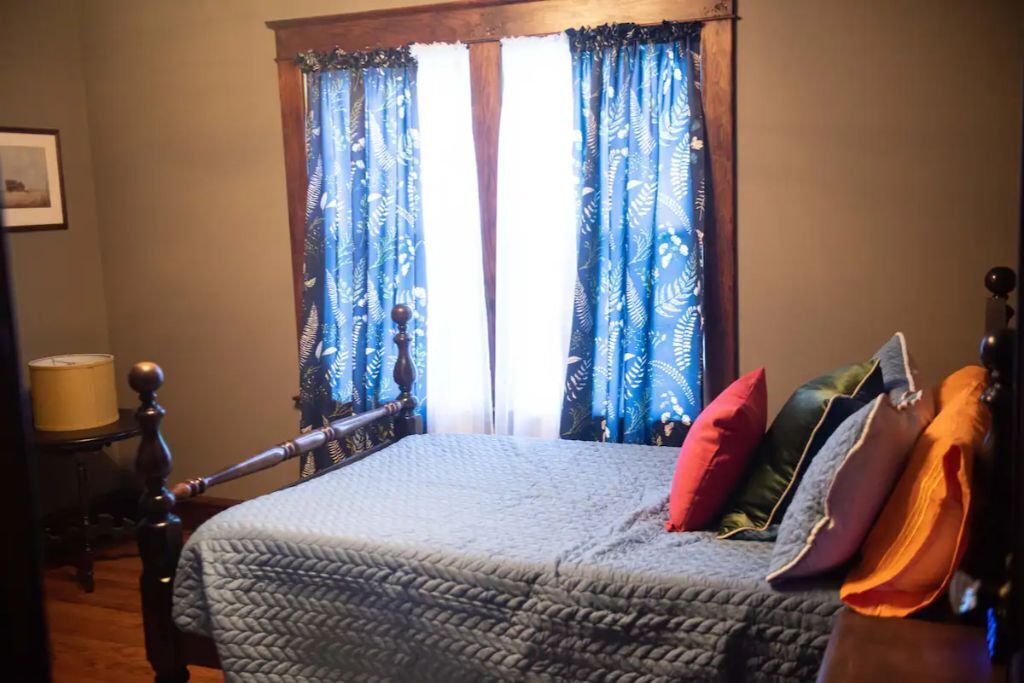 Photo of Bedroom in Moon