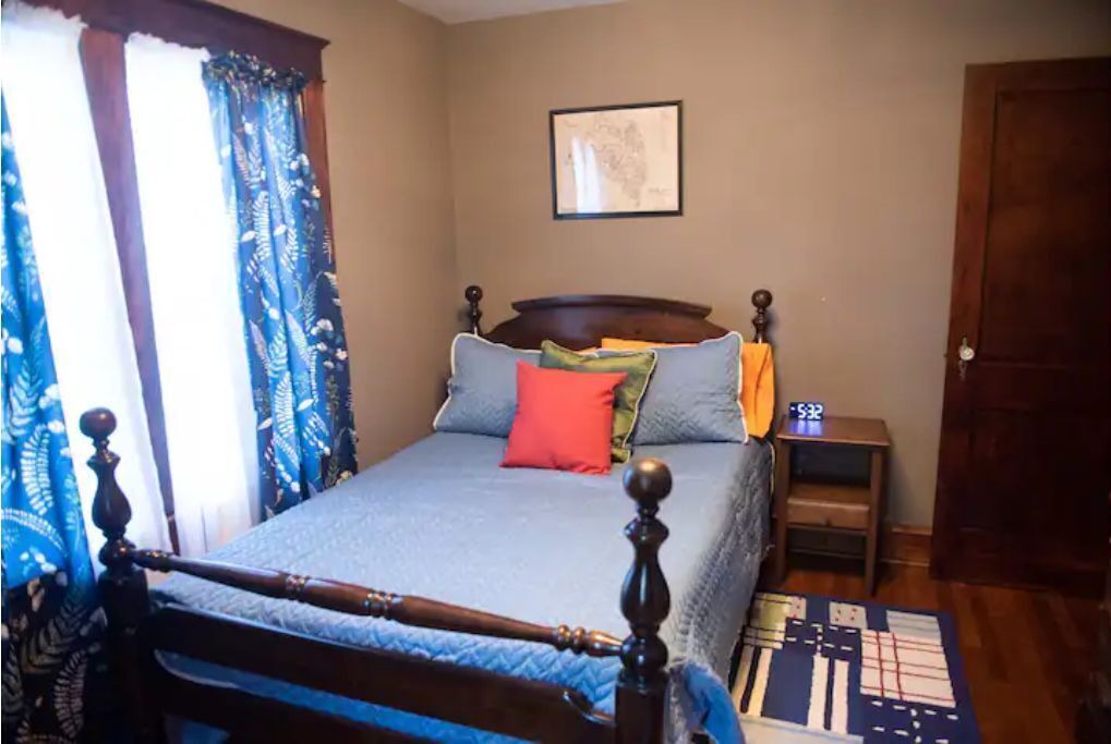 Photo of Bedroom in Moon