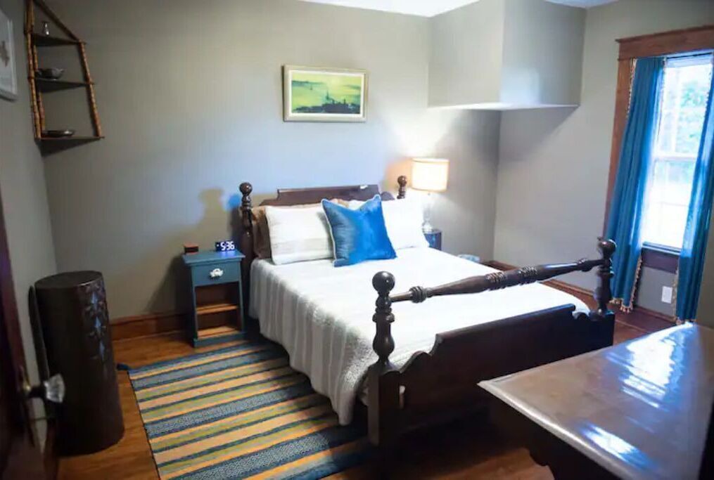 Photo of Bedroom in Moon