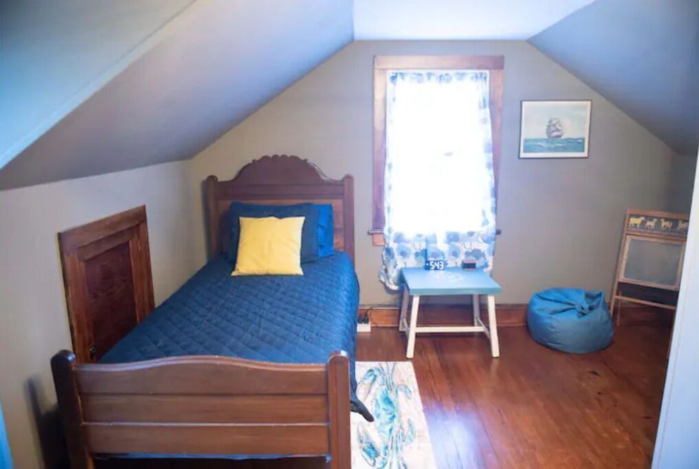 Photo of Bedroom in Moon