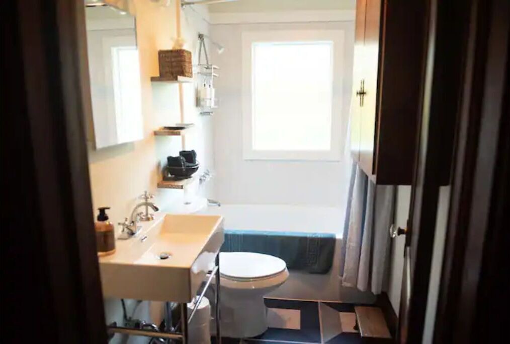 Photo of Bathroom in Moon