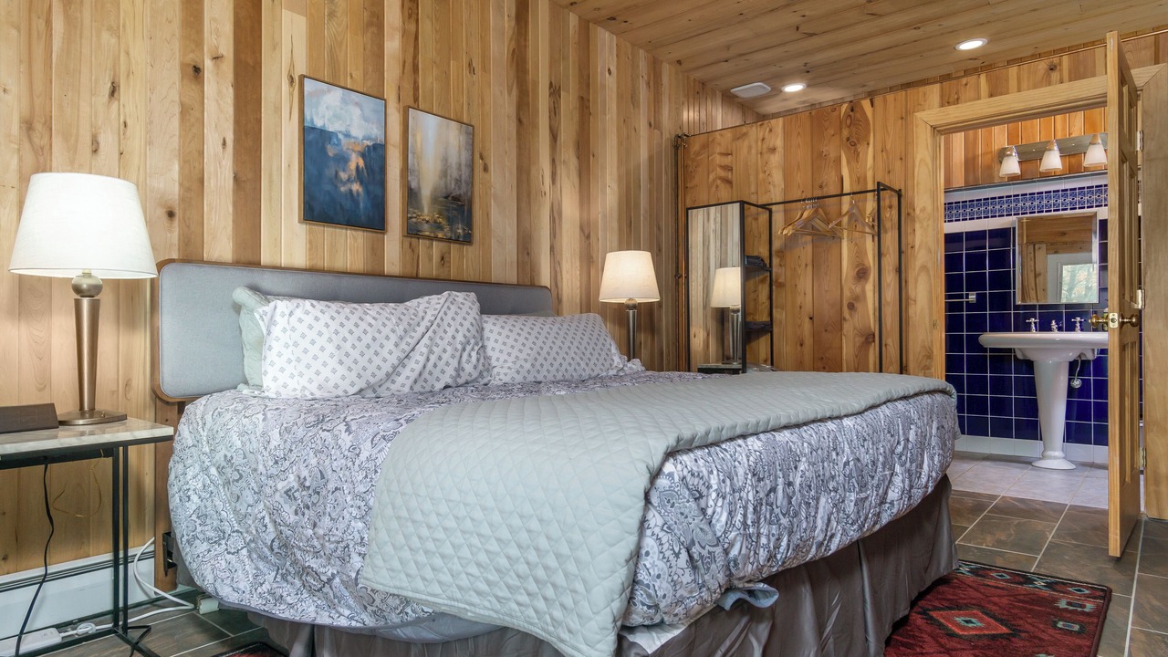 Photo of Bedroom in Spencer