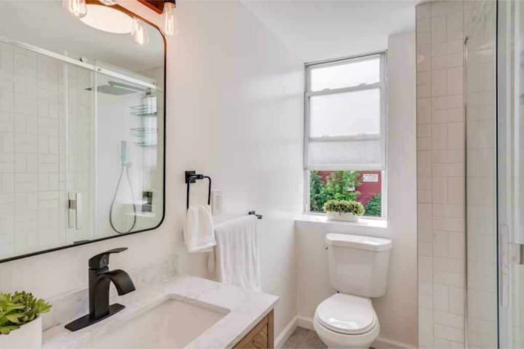 Photo of Bathroom in Communipaw