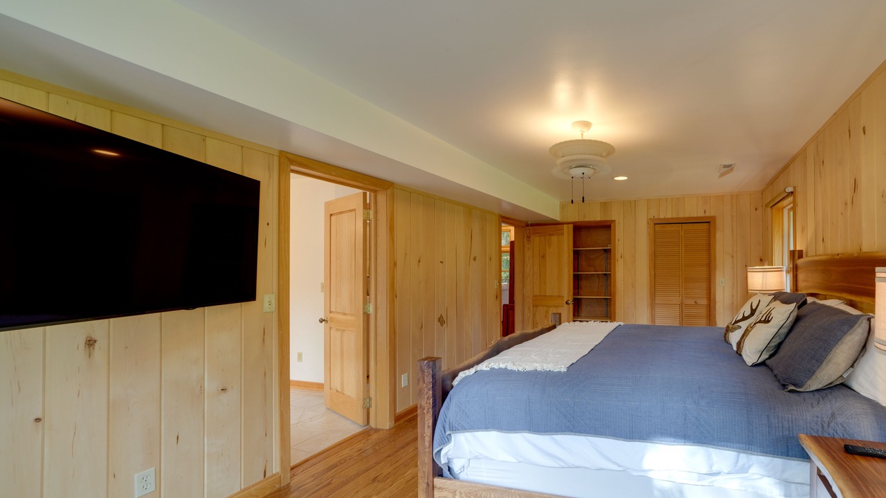 Photo of Bedroom in Marlinton