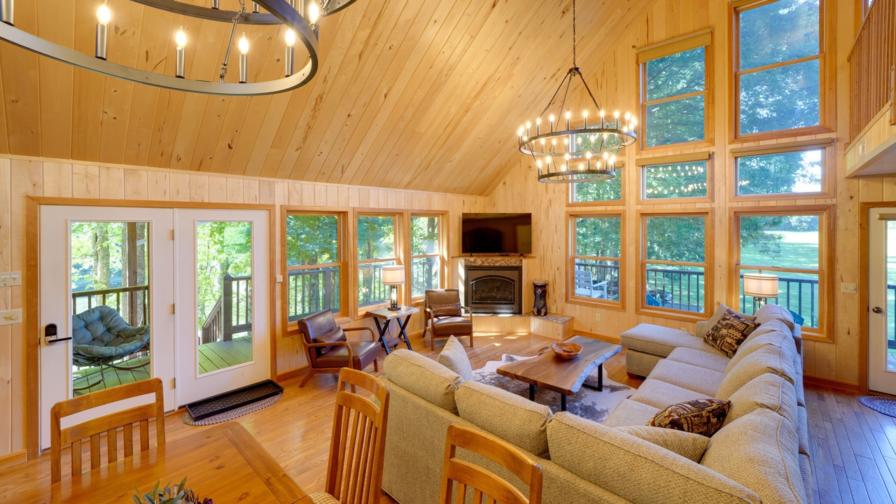 Photo of Livingroom in Marlinton