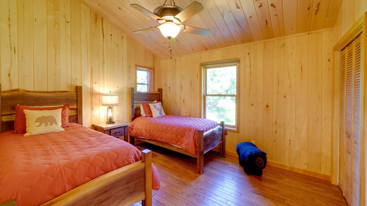 Photo of Bedroom in Marlinton