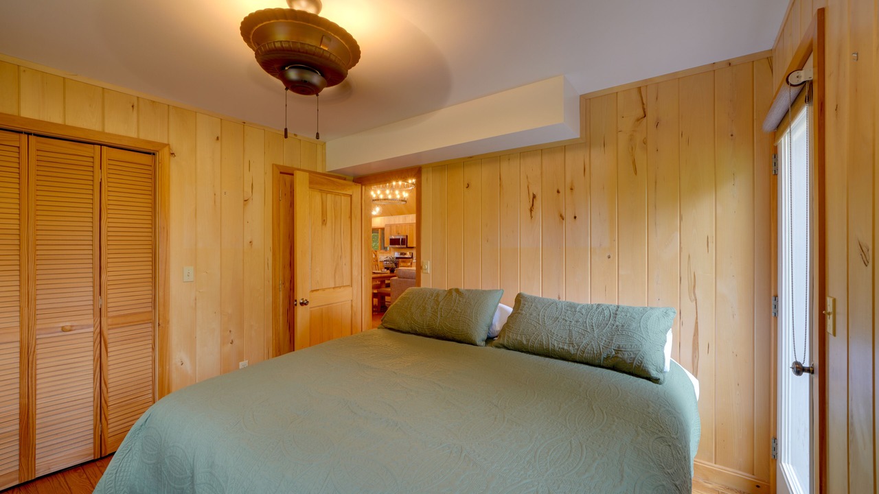 Photo of Bedroom in Marlinton
